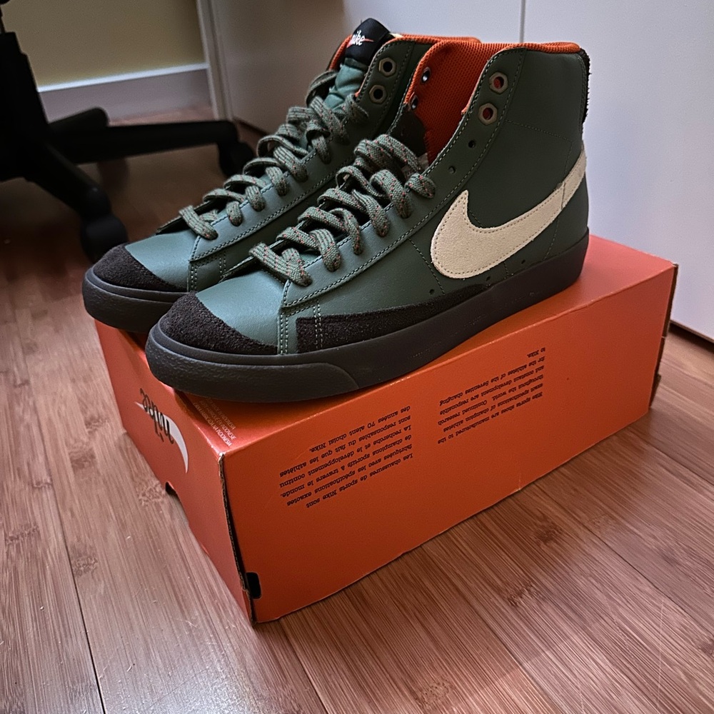 shoes - Picture 3 of 4